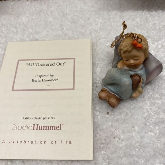 Lot of 3 Hummel Xmas Ornaments:Tuckered Out, Little Brother, String Cranberries - Picture 4 of 10